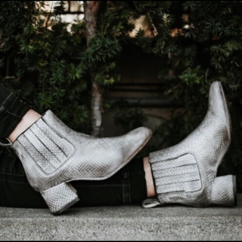 50% off ✨ FREEBIRD by Steven Grey Booties